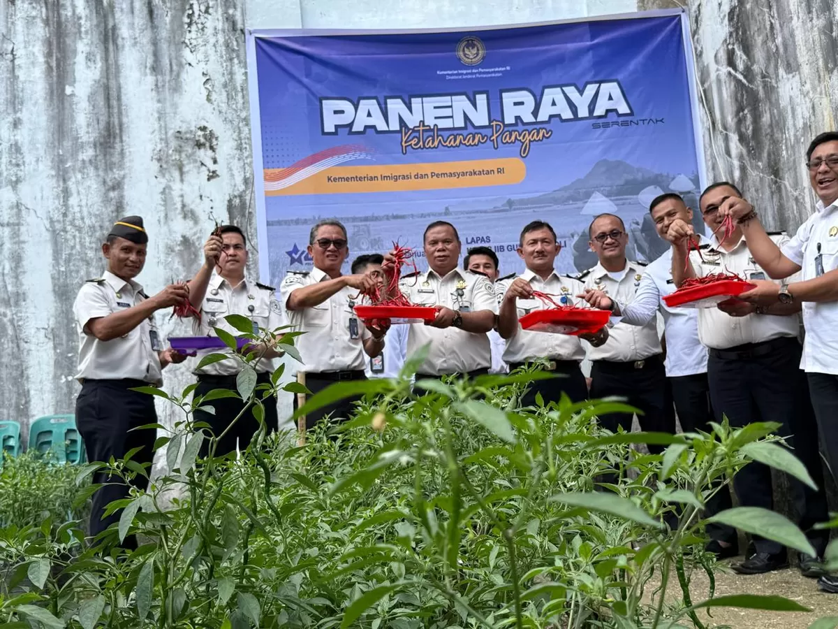 Kalapas Gunungsitoli dan Jajaran Saat Kegiatan Panen Raya