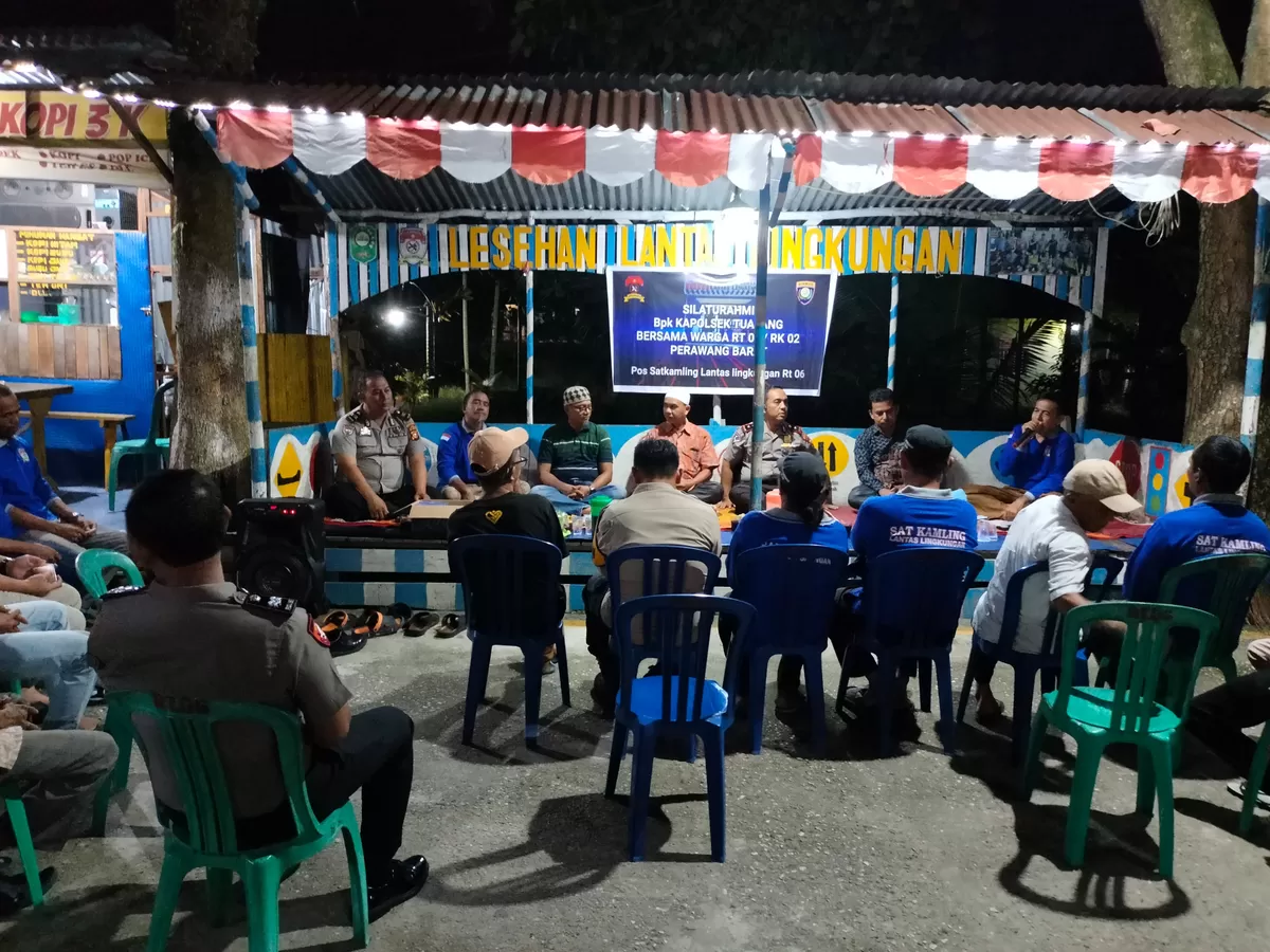Kapolsek Tualang Silaturahmi dengan Warga RT. 06 RK.02 Perawang Barat