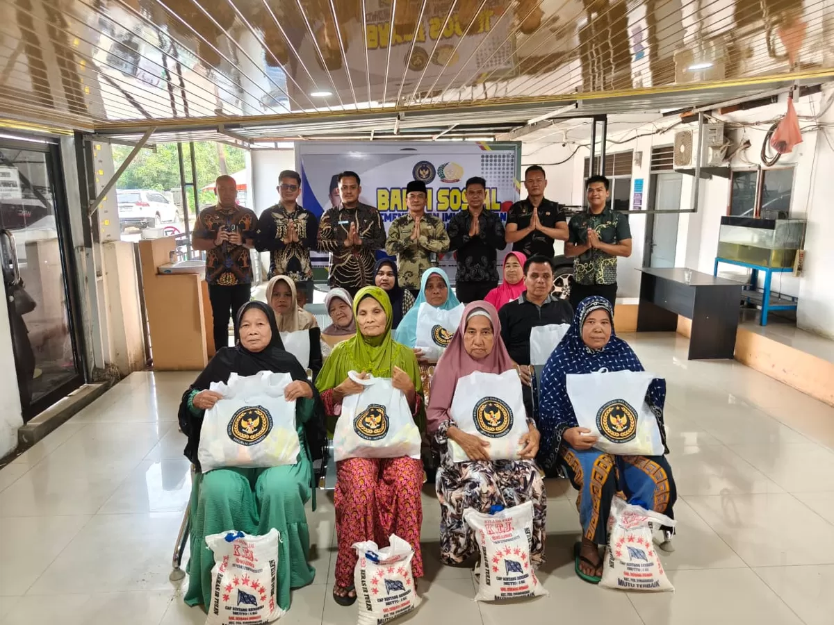 Kalapas Kotapinang dan Jajaran Saat Kegiatan Bakti Sosial