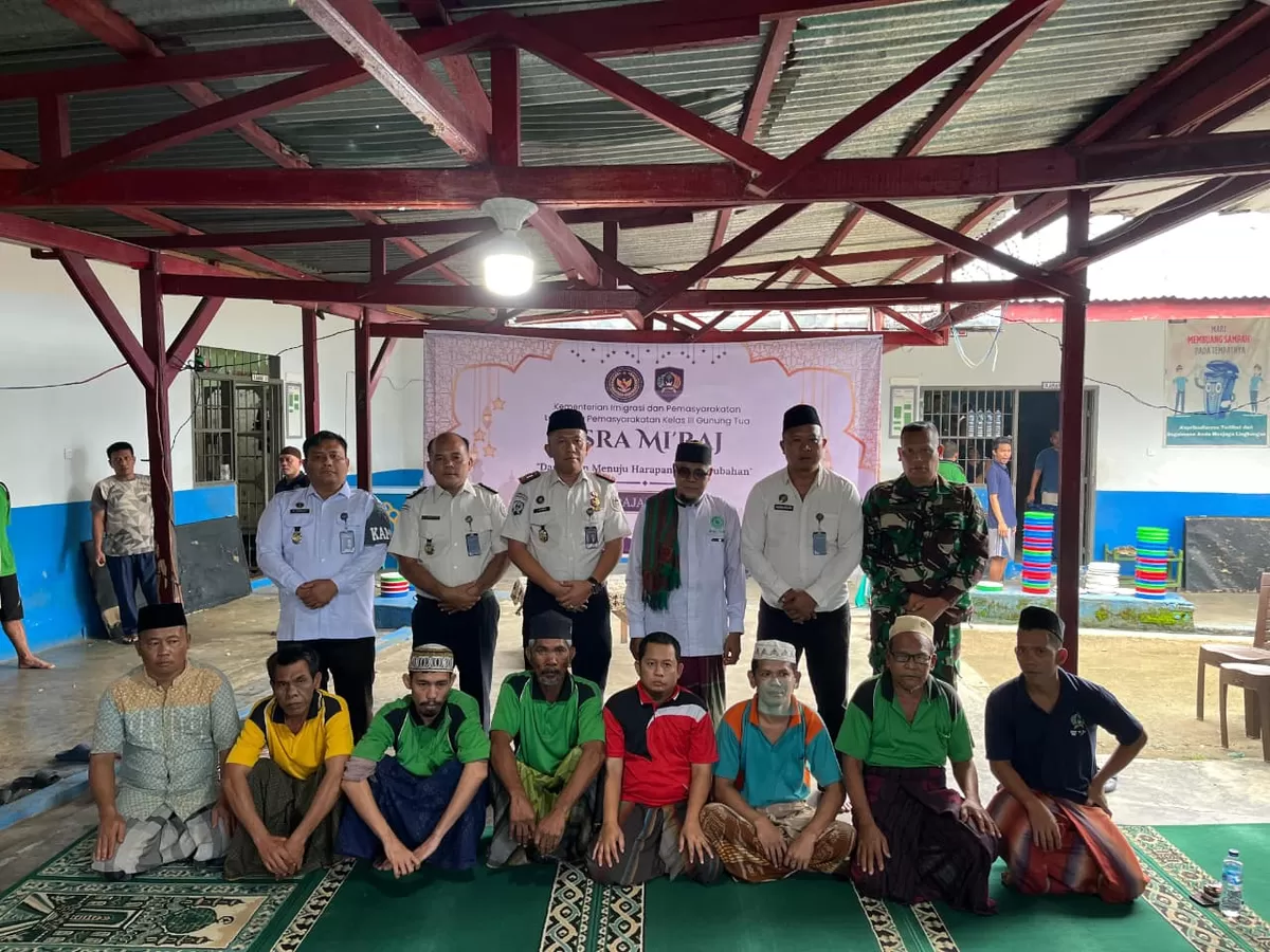 Kalapas Gunungtua dan Jajaran Serta Warga Binaan Saat Kegiatan Isra Mi'raj