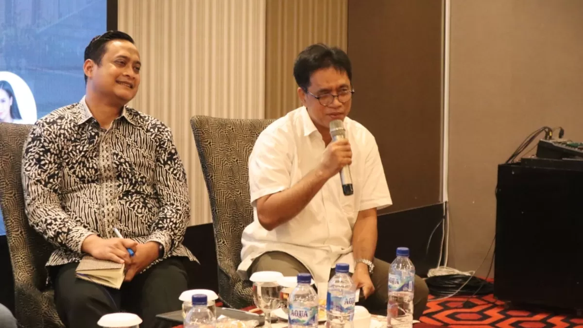 Anggota Komisi D DPRD Surabaya, Imam Syafi&rsquo;i (Baju Putih) (Nawi)