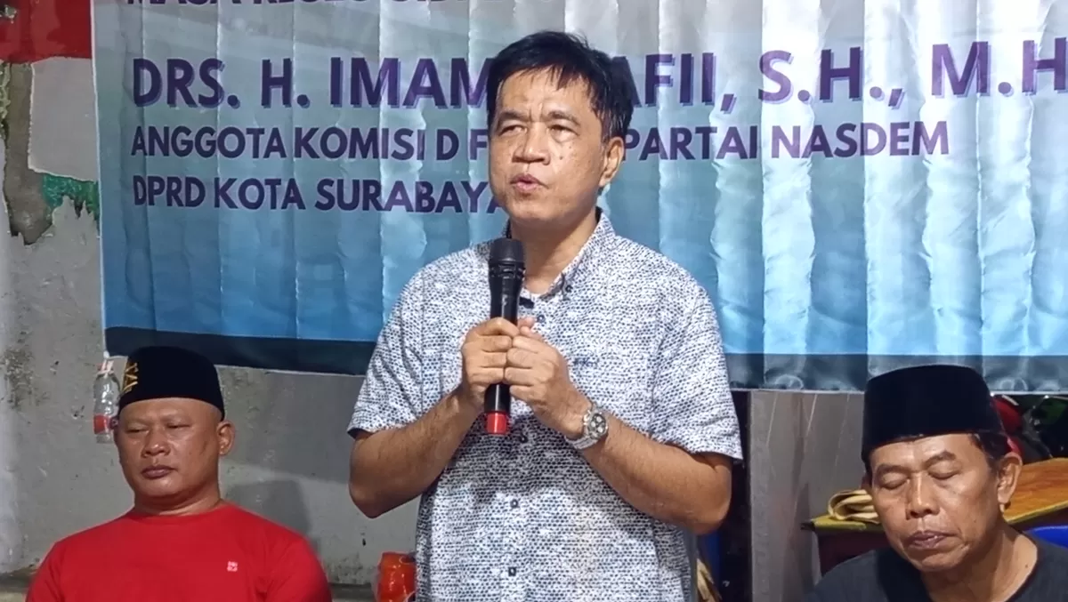 Anggota Komisi D DPRD Surabaya Imam Syafi&rsquo;i saat melaksanakan agenda reses di kaliasin, Sabtu (7/2/2026)  (Nawi)