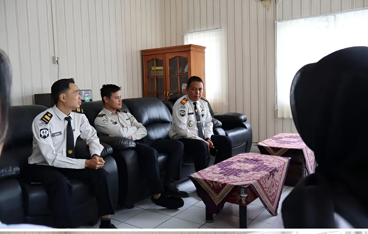 Kabapas Muara Teweh dan Jajaran Bersama Pegawai Magang