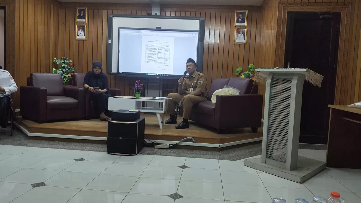 Acara peluncuran dan bedah buku karya Dr Asari, S.Pd MSi berjudul Guru yang tidak Dirindukandi SMKN 56 Jakarta Selasa( 10/02/2026)