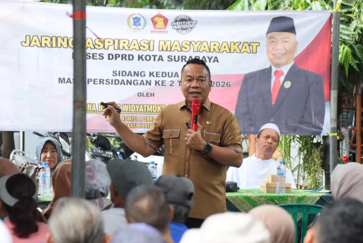 Ketua Komisi A DPRD Surabaya, Yona Bagus Widyatmoko saat melaksanakan agenda reses di RW2 Kedurus, Karang Pilang, Selasa (10/2/2026) (Nawi)