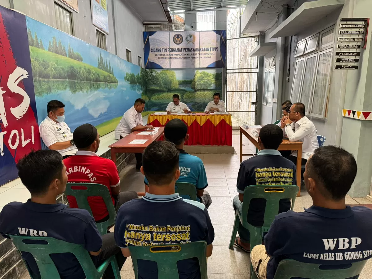 Pegawai dan WBP Lapas Gunungsitoli Saat Kegiatan Sidang TPP