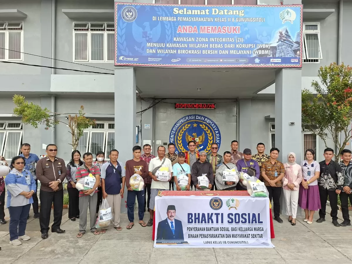 Jajaran Pegawai Lapas Gunungsitoli Bersama Tukang Becak