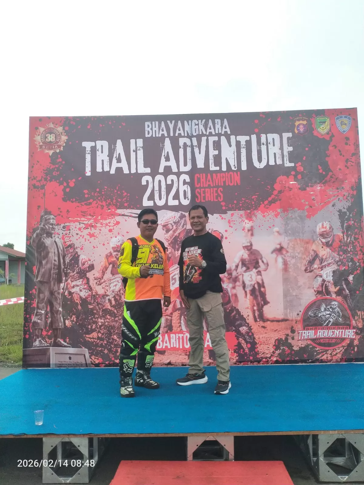 Kalapas dan Kasi Kamtib Lapas Muara Teweh Saat Kegiatan Bhayangkara Trail Adventure 2026 Champion Series