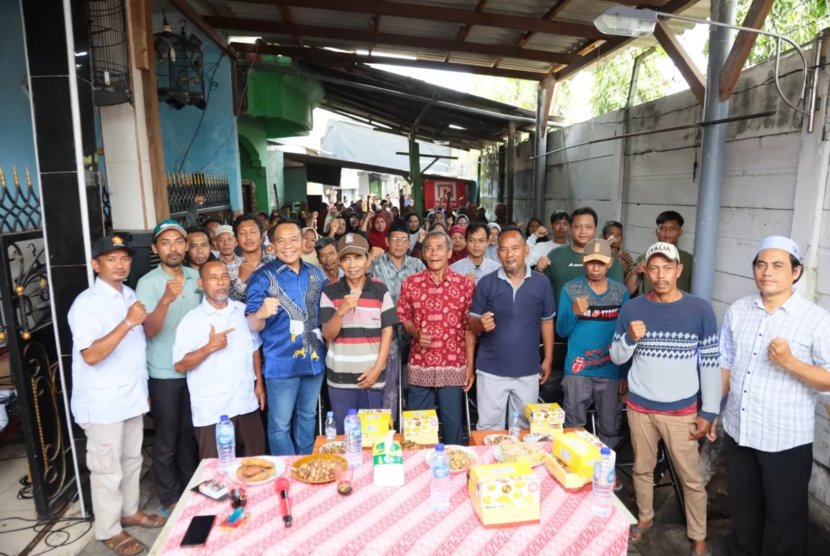 Reses Ketua Komisi A DPRD Kota Surabaya Yona Bagus Widyatmoko atau Cak Yebe di Tambak Osowilangun (Nawi)