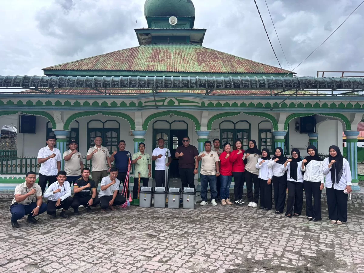 Karutan Sidikalang dan Jajaran Saat Kegiatan Kerja Bakti di Tempat Ibadah
