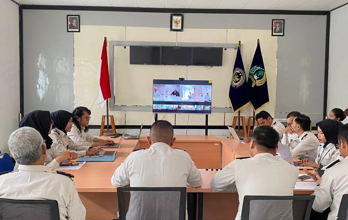 Kepala Bapas Muara Teweh dan Jajaran Saat Ikuti Zoom Implementasi KUHP dan KUHAP