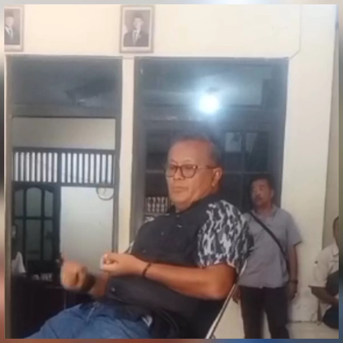 Foto Manager PT Agrinas Palma Nusantara Regional IV Riau Kebun Rantau Hilarius Manurung Saat Menjawab Wartawan di Kantor Perusahaan Eks PT Torganda  (NAWACITAPOST.COM)
