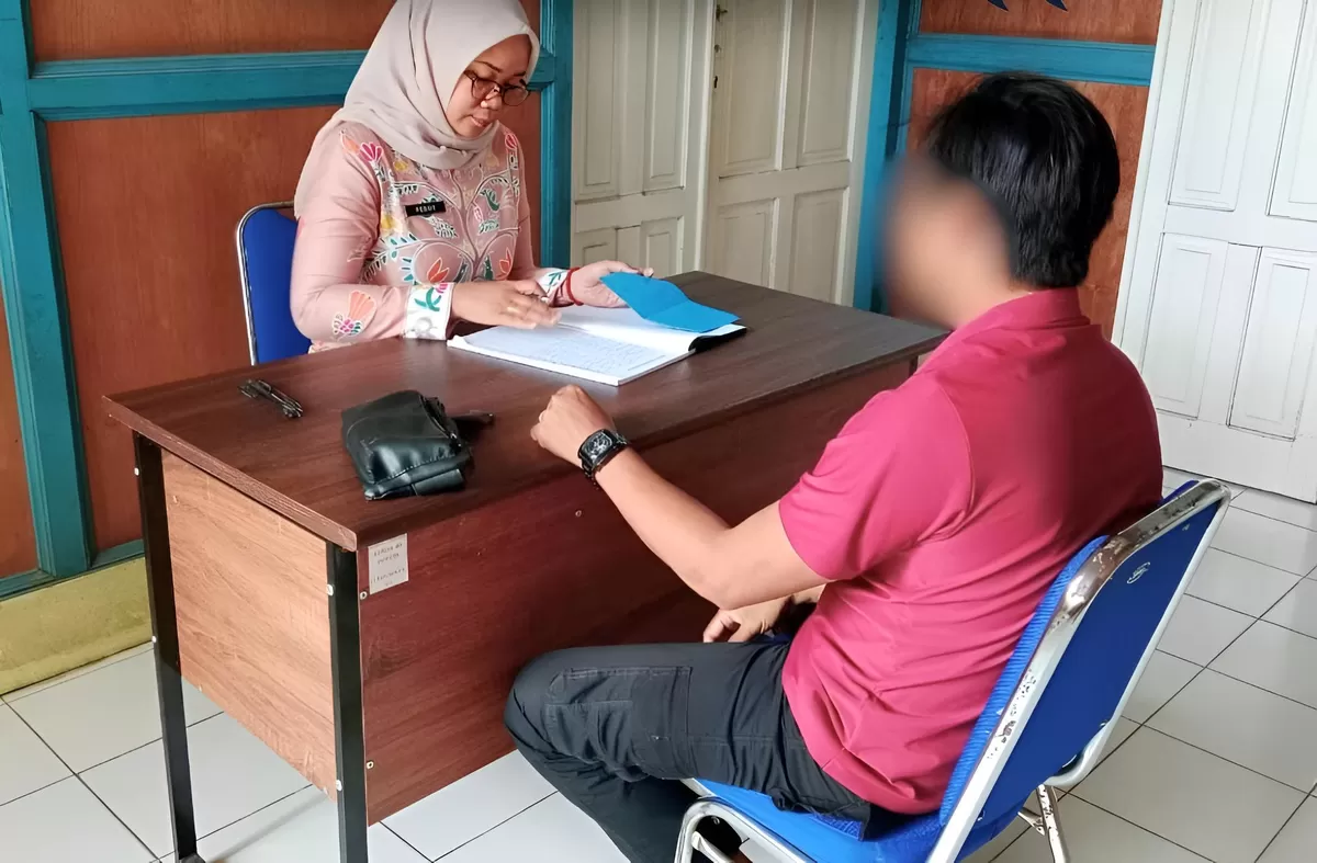 Petugas Bapas Muara Teweh Bersama Klien Wajib Lapor