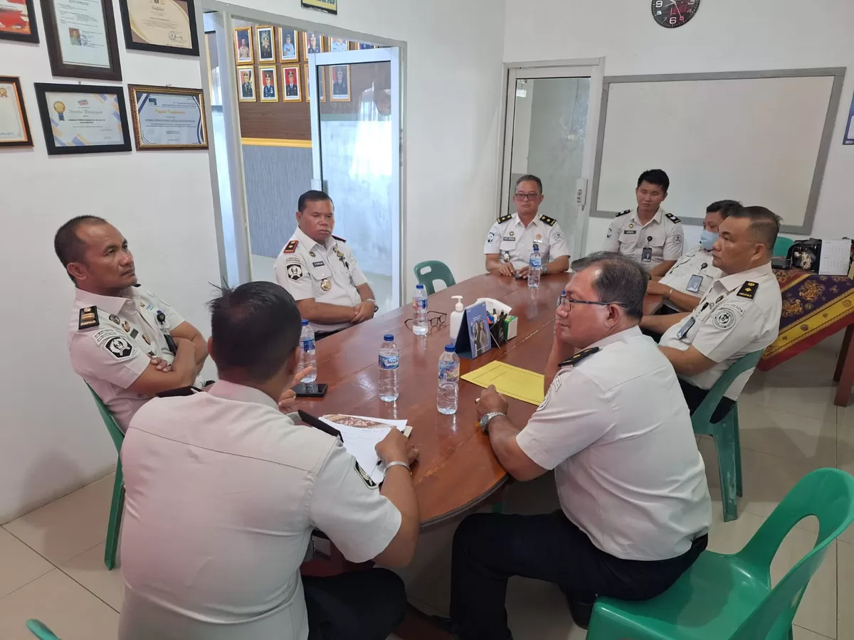 Kalapas Gunungsitoli dan Jajaran Saat Rapat Internal