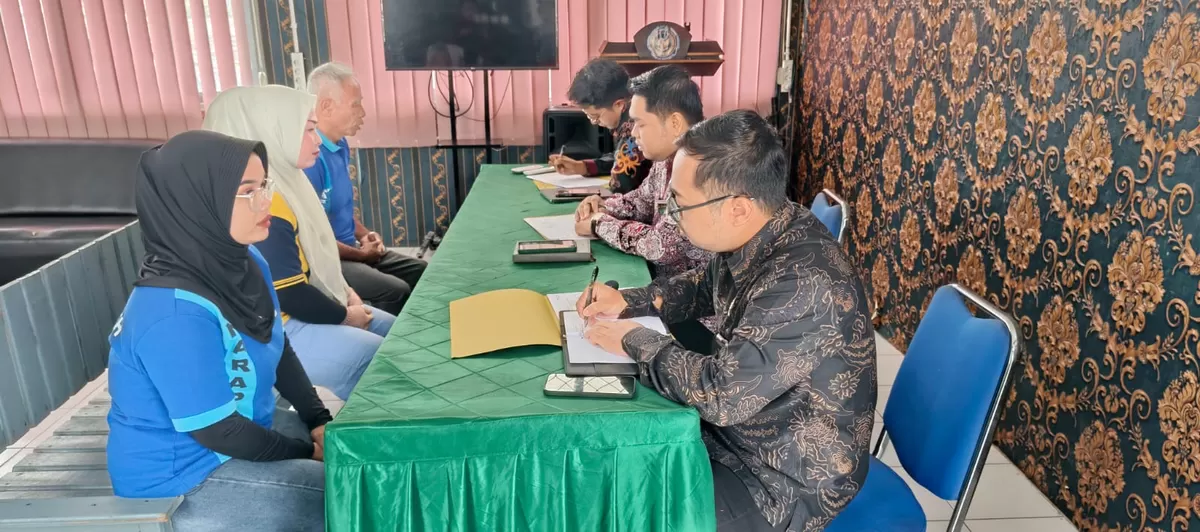 Petugas Lapas Muara Teweh dan Warga Binaan Bersama Hakim Wasmat