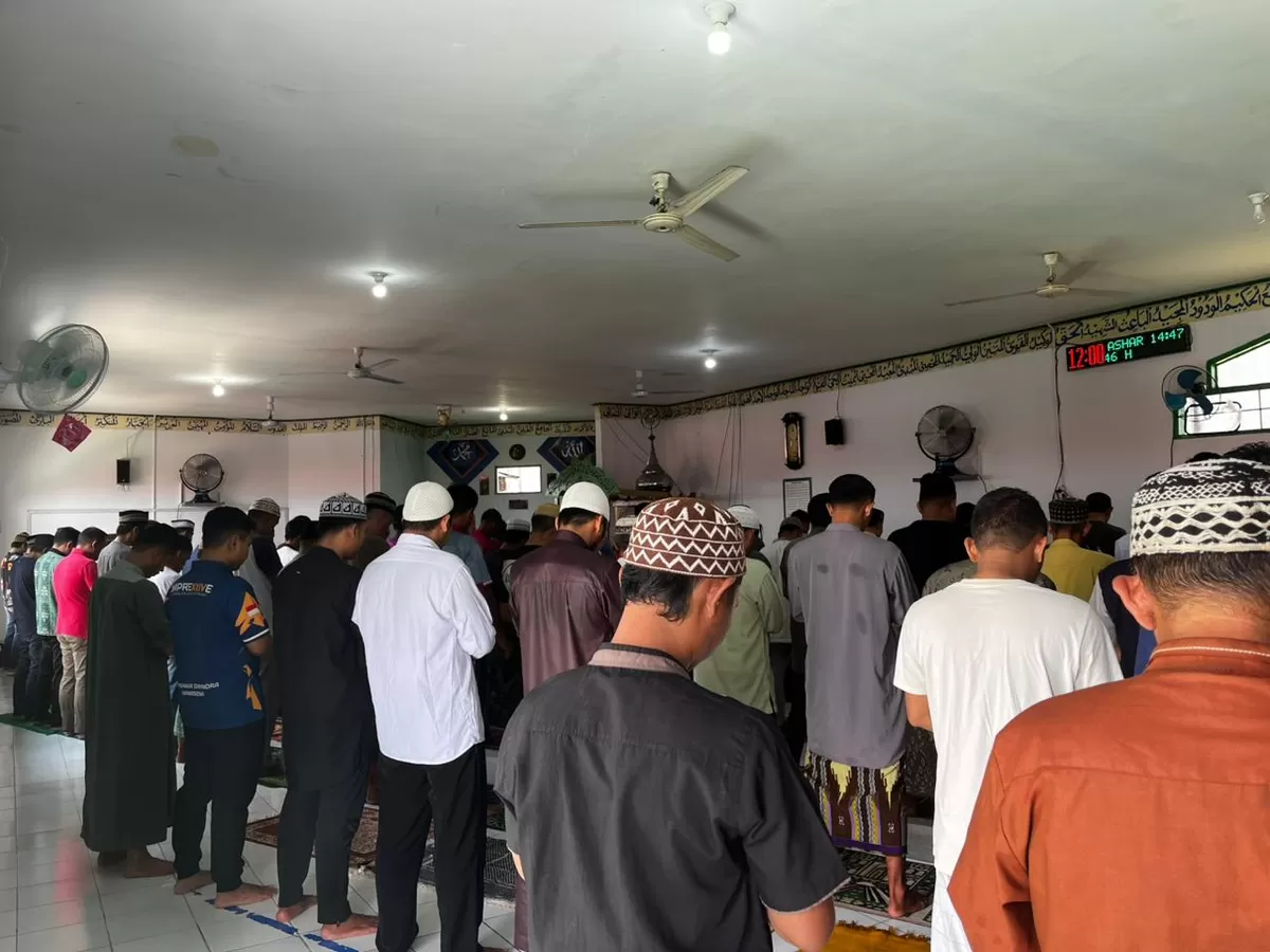 Warga Binaan Lapas Muara Teweh Saat Kegiatan Sholat Jumat