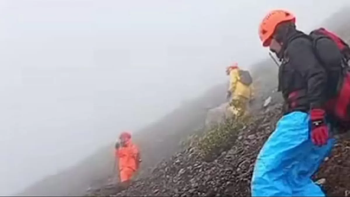 Proses Pencarian Pendaki Asal Magelang di Gunung Slamet Terkendala Cuaca dan Kabut. (foto IST/Agus R)