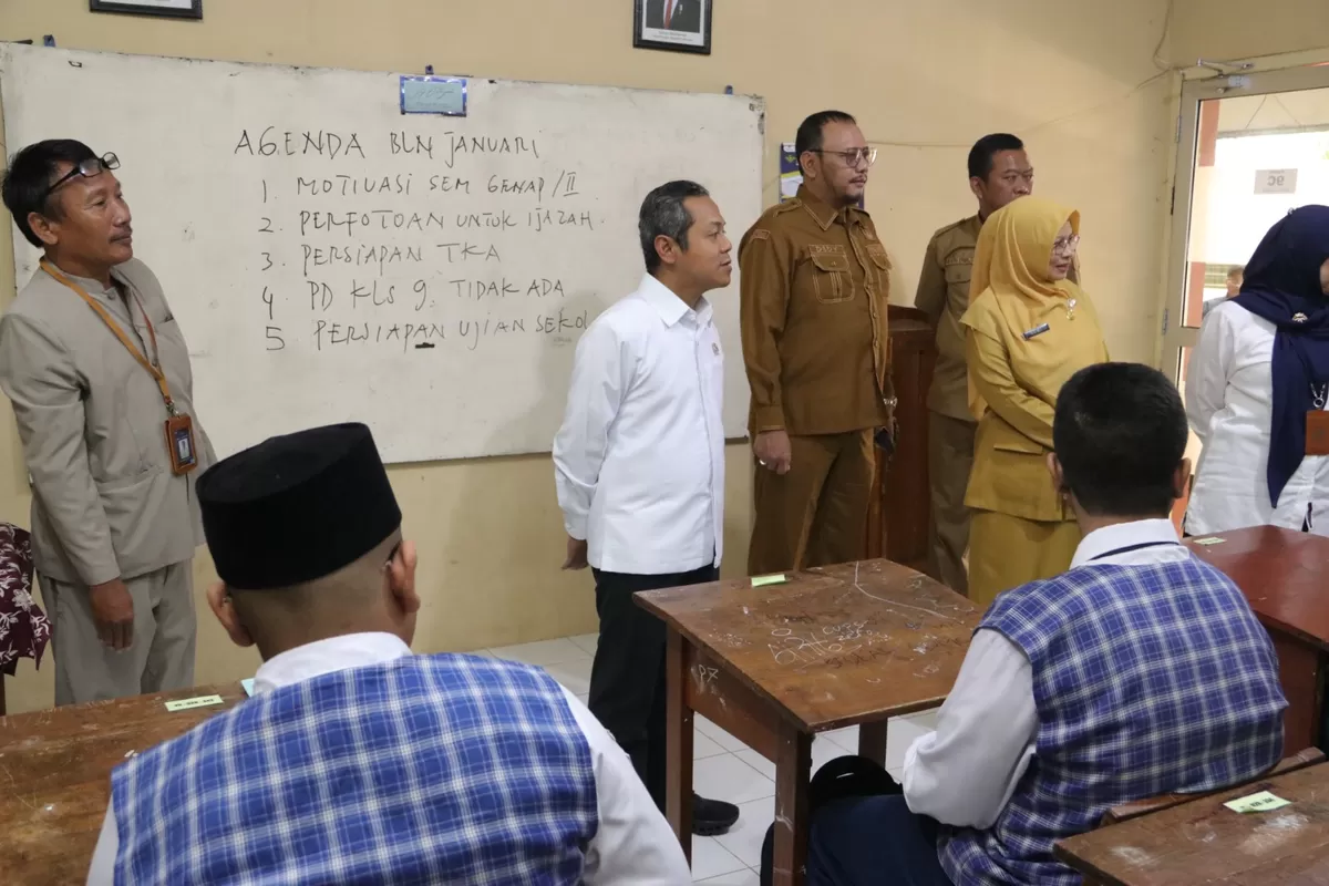 Kunjungan wamenkemendiknas di kota Tegal ( foto: AGUS R)