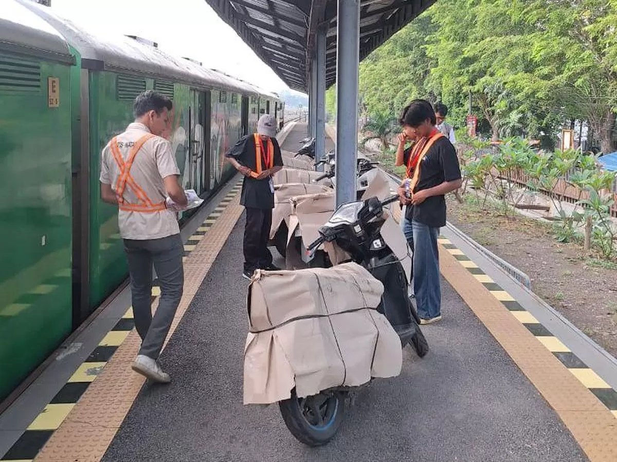 Pelayanan Angkutan Sepeda Motor via KA (Yayat)