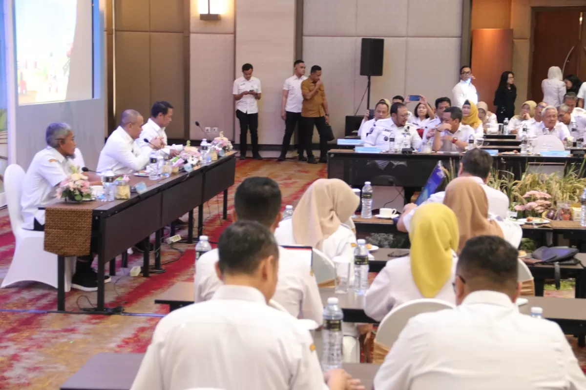  High Level Meeting di Gumaya Hotel Semarang,