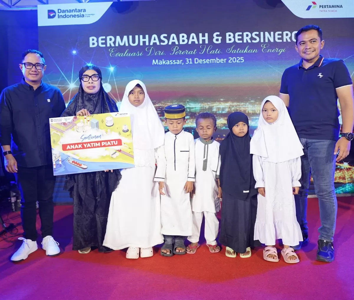 Keluarga besar Perwira dan Mitra Kerja PT Pertamina Patra Niaga Regional Sulawesi berbagi Kebahagiaan Bersama Anak Panti di Malam Tahun Baru. (Ist)