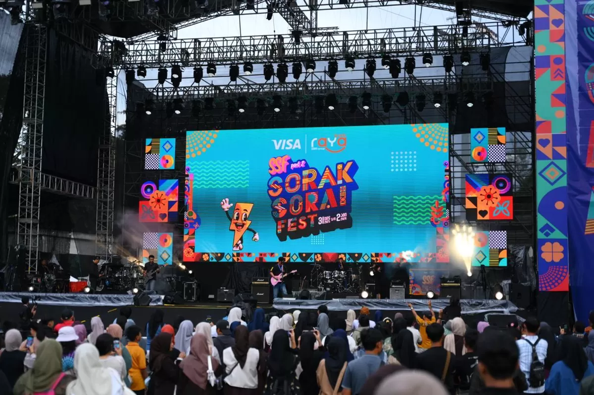 Sorak Sorai acara festival meriahkan Nataru yang digelar di Taman Mini Indonesia Indah (TMII), Jakarta, dan sekaligus Bank Raya dan Visa perkenalkan kartu digital Debit Visa.(Foto/Bank Raya)       