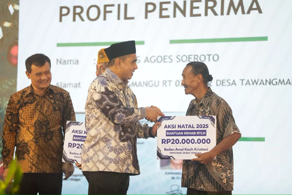 Peluncuran aplikasi &ldquo;Si Dia Baik&rdquo; Bakkris Jateng oleh Gubernur Ahmad Luthfi bersama Wakil Gubernur Taj Yasin Maimoen dan jajaran Pemprov Jateng di Gedung Gradhika Bhakti Praja, Semarang.