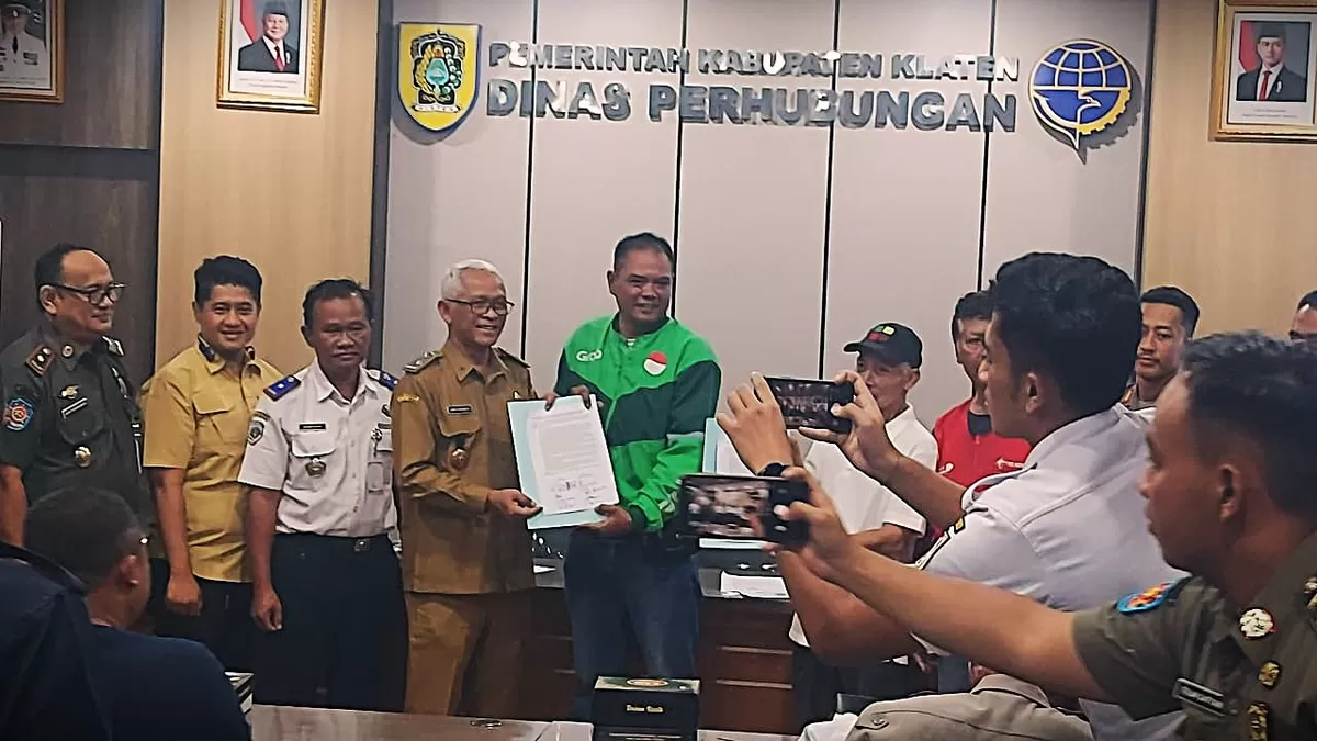 Kesepakatan damai Ojol dna Opang di Stasiun Klaten. (Ist)