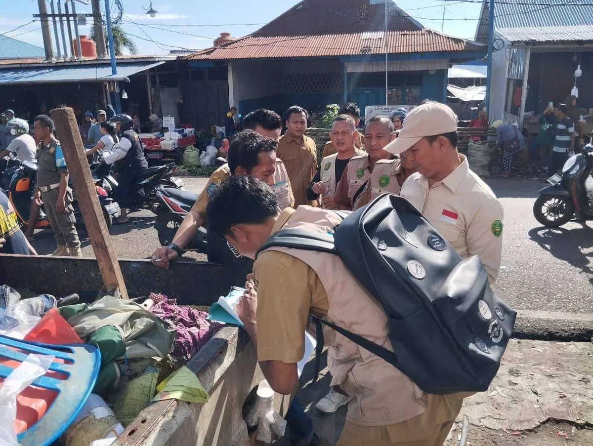 Alihfungsikan lahan parkir menjadi lokasi PKL di kawasan Panorama, Kota Bengkulu puluhan SPT Jukir dicabut Bapenda setempat.(Foto/Ist) 