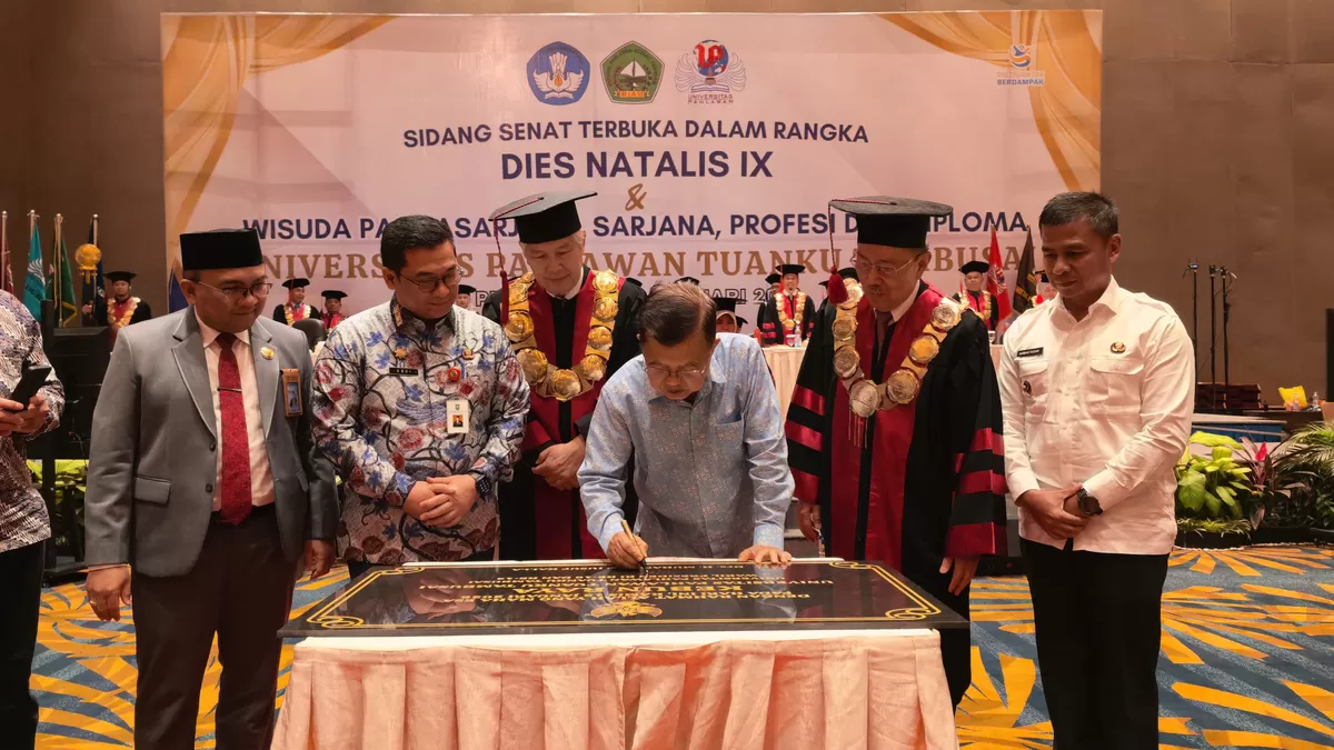 JK pada Wisuda dan Dies Natalis ke-IX Universitas Pahlawan Tuanku Tambusai, yang digelar di Ballroom Hotel Swiss-Bell, Pekanbaru, Rabu (14/01/2026). (Ist)