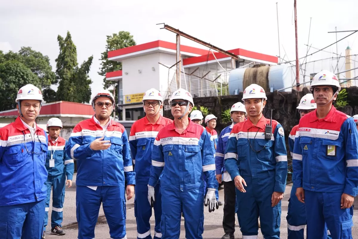Dewan Komisaris Independen PT Pertamina (Persero) Condro Kirono tinjai sejumlah objek vital distribusi energi, diantaranya Integrated Terminal (IT) Makassar, Aviation Fuel Terminal (AFT) Hasanuddin. 