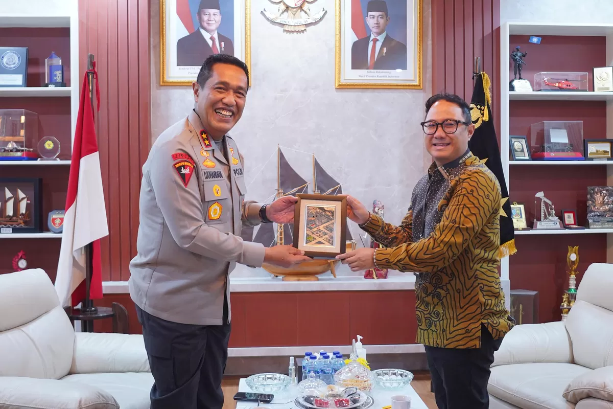 Kapolda Sulawesi Selatan, Brigjen Pol. Drs. Djuhandhani Rahardjo P⁹uro dan Executive General Manager Pertamina Patra Niaga Regional Sulawesi, Deny Sukendar. (Ist)