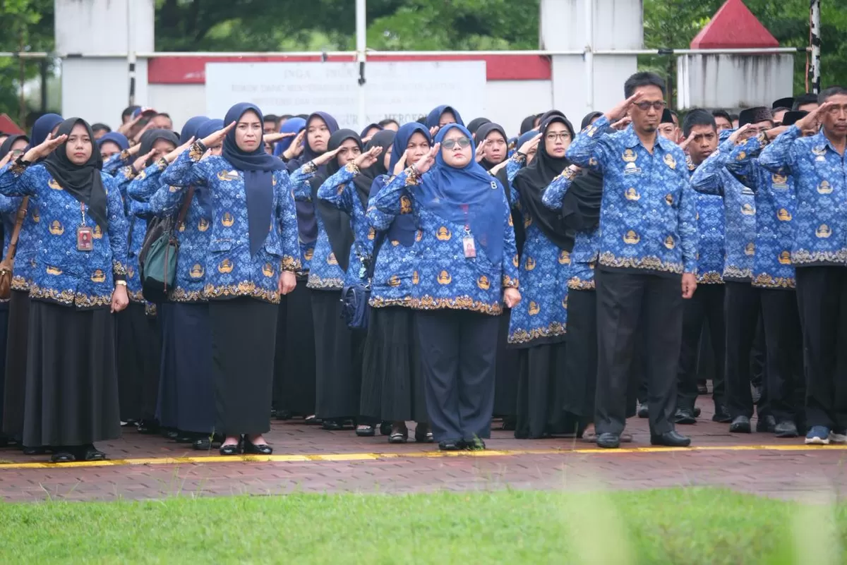 Wakil Bupati Gowa, Darmawangsyah Muin,&nbsp;mengingatkan seluruh ASN untuk menjadikan&nbsp;Hari Kesadaran Nasional sebagai momentum menguatkan kembali disiplin, semangat kerja, dan profesionalisme aparatur. (Is