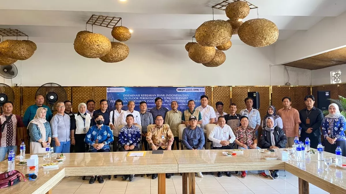Bank Indonesia Bengkulu menyampaikan meteri pada acara Deseminasi Kebijakan Bank indonesia dan Outlook Perekonomian terkini bersama PWI Provinsi Bengkulu.(Foto SP/Usmin)    