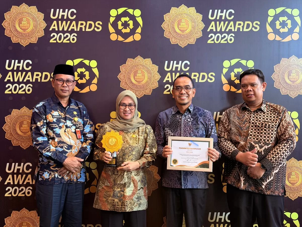 Bupati Gowa, Sitti Husniah Talenrang dan penghargaan UHC Award 2026 Kategori Pratama. (Ist)