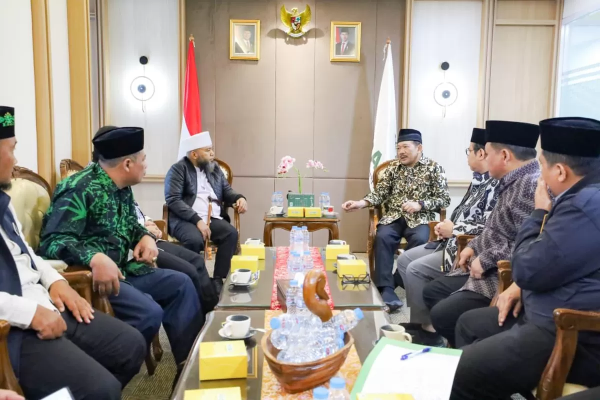 Gubernur Bengkulu Helmi Hasan saat menemui Ketua Baznas Prof KH Noor Achmad di Jakarta, Jumat 30 Januari 2026.(Foto/Ist)  