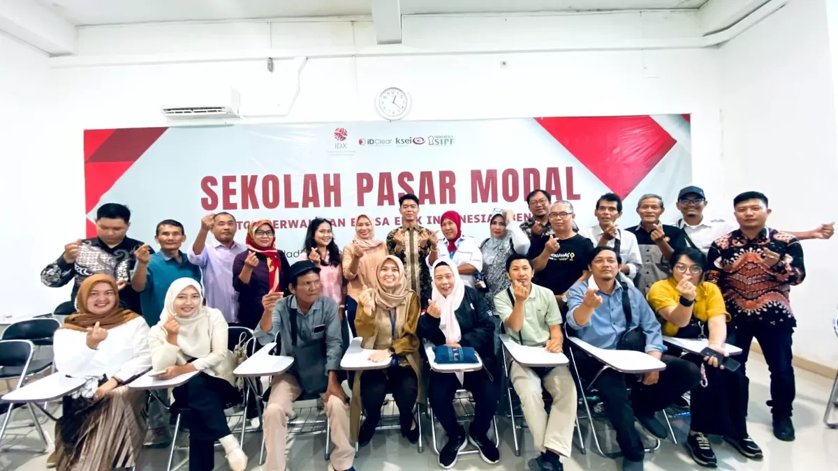 Sejumlah wartawan dari berbagai media mendapat edukasi investasi saham melalui sekolah saham yang dilaksanakan Bursa Efek Indonesia (BEI) Bengkulu, Senin 2 Februari 2026.(Foto/Ist)