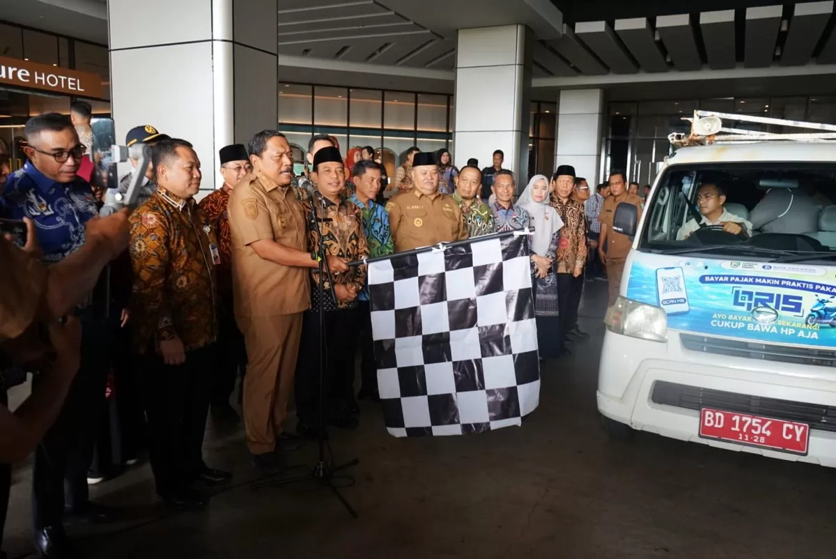 Wagub Bengkulu, Mian didampingi Kepala Perwakilan Bank Indonesia Bengkulu, Wahyu Yuana Hidayat melakukan launchng Samling Pembayaran Pajak Digital melalui QRIS, di Bengkulu.(Foto/Ist) 