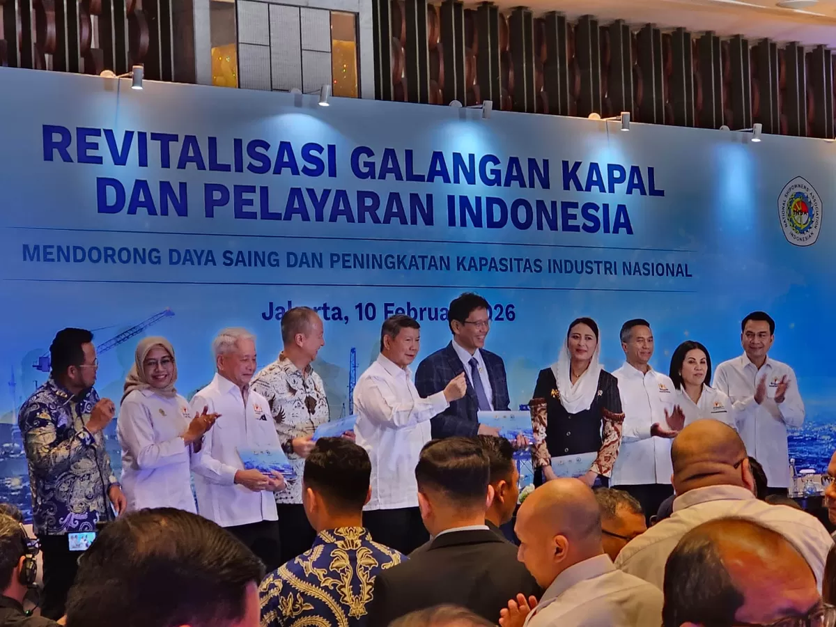 Hasyim Djojohadikusumo saat FGD Kadin di Jakarta menegaskan arahan Presiden Prabowo: seluruh kapal Pertamina wajib dibangun di galangan kapal dalam negeri demi bangkitkan industri maritim nasional.