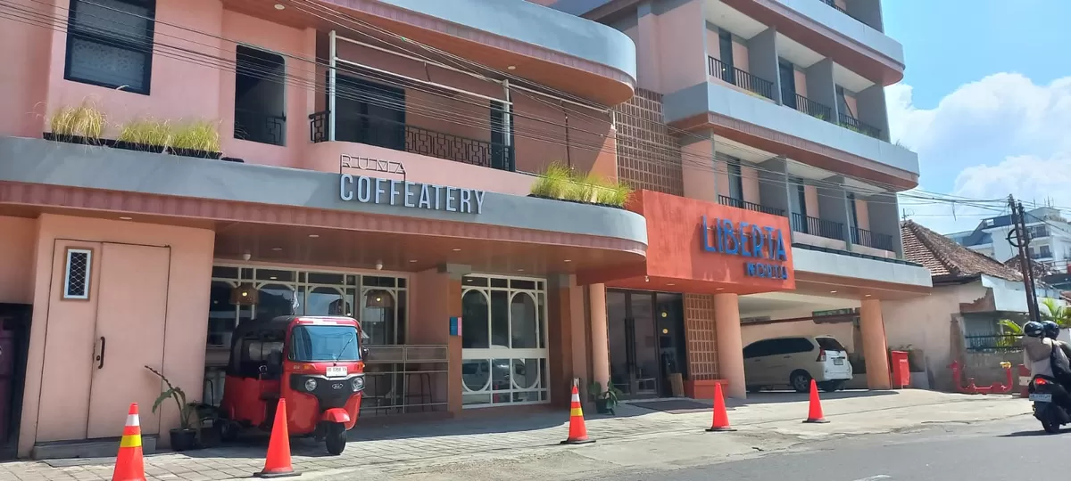 Bajaj Maxride ditetapkan sebagai transportasi resmi bagi tamu Hotel Liberta. (Ist) 