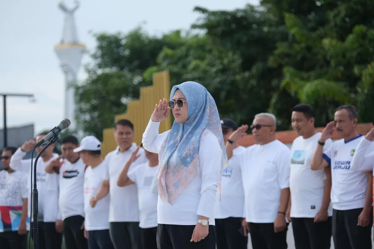 Bupati Gowa pimpin apel besar dalam rangka kerja bakti serentak di seluruh wilayah Gowa, berlangsung di Lapangan Sultan Hasanuddin, Sungguminasa, Jumat (13/2). (Ist)