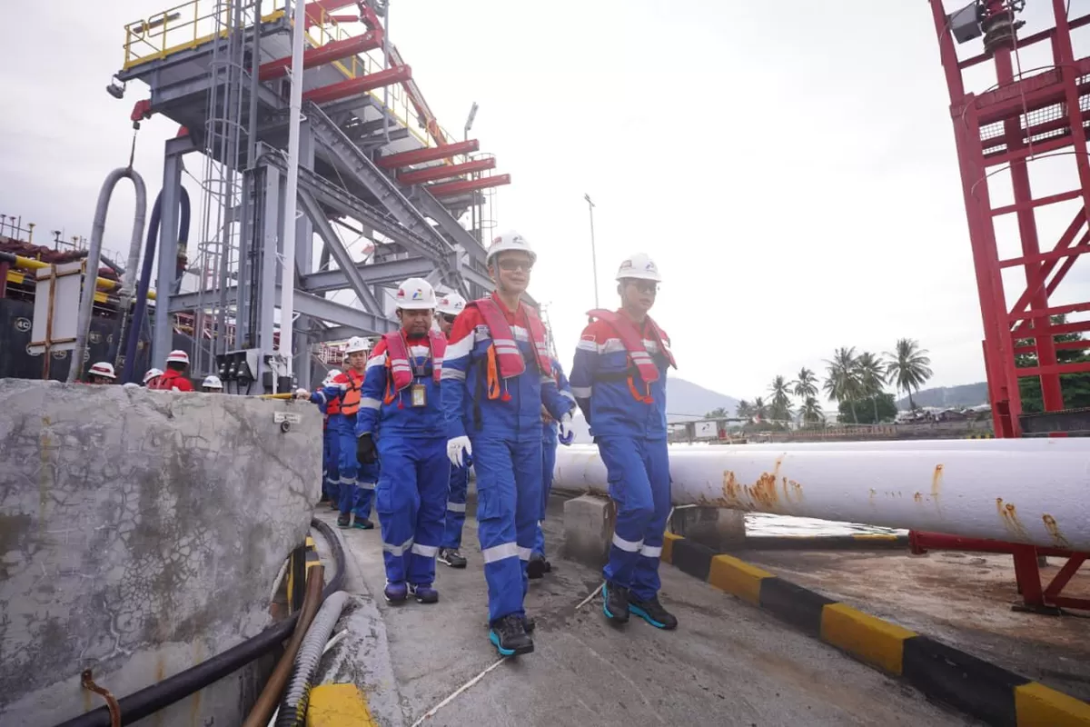 Management Walkthrough (MWT) Direktur Manajemen Risiko dan Direktur Penunjang Bisnis PT Pertamina (Persero) ke Integrated Terminal (IT) Bitung, Kamis (12/2). (Ist)
