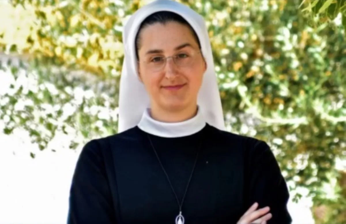 Pope Leo XIV resmi menunjuk Suster Nina Benedikta Krapic, M.V.Z., sebagai Wakil Direktur Kantor Pers Takhta Suci  (IG Katolik Terkini )