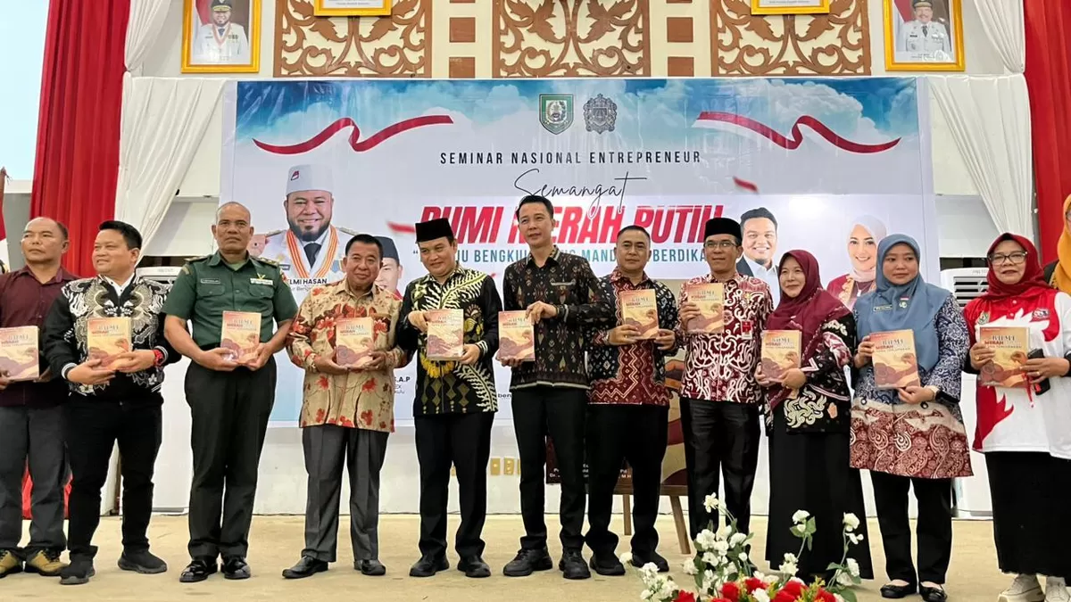 Seminar Nasional dan peluncuran buku Bumi Merah Putih dan semangkat kebangsaan di Kantor Gubernur Bengkulu.(Foto/Ist) 