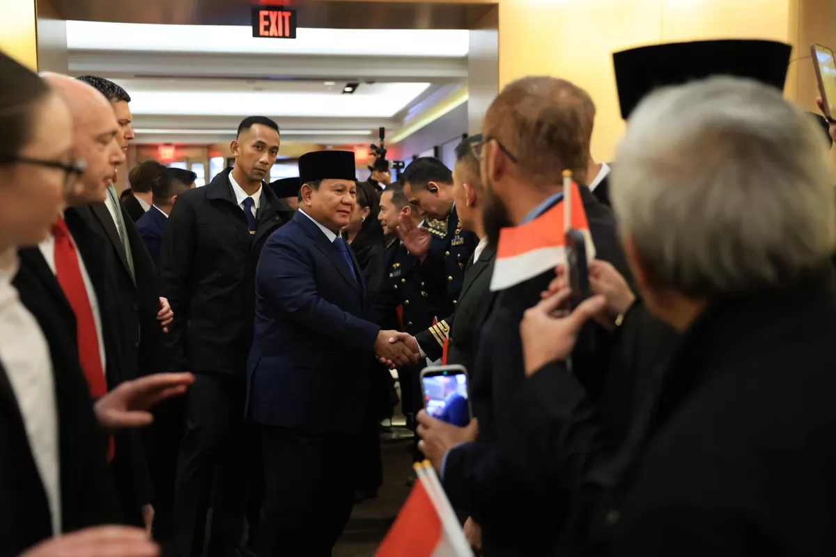 Prabowo Subianto tiba di AS, siap bertemu Donald Trump, teken ART, dan hadiri Board of Peace. Permias berharap kunjungan ini berdampak nyata bagi Indonesia.