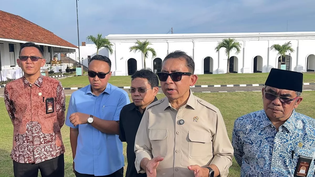 Menteri Kebudayaan RI, Fadli Zon mengunjungi Benteng Marlborough bangunan bersejarah peninggalan Inggris di Kota Bengkulu dalam lawatan ke Provinsi Bengkulu.(Foto/Ist)