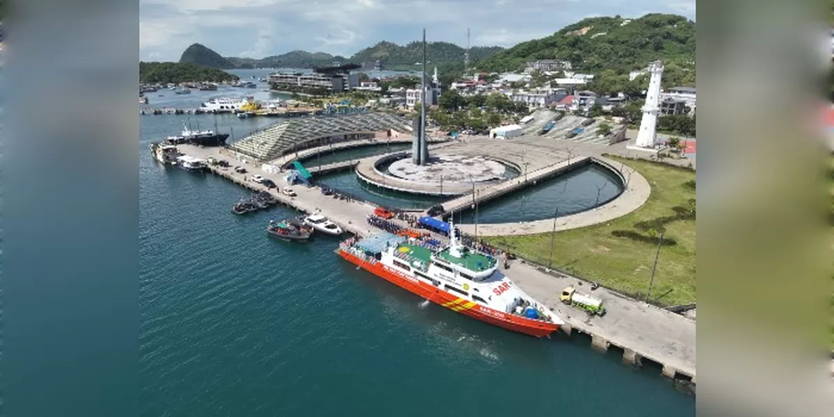Upacara penutupan operasi SAR korban KM Putri Sakinah di Pelabuhan Marina Labuan Bajo, Nusa Tenggara Timur. (Foto/ SAR)