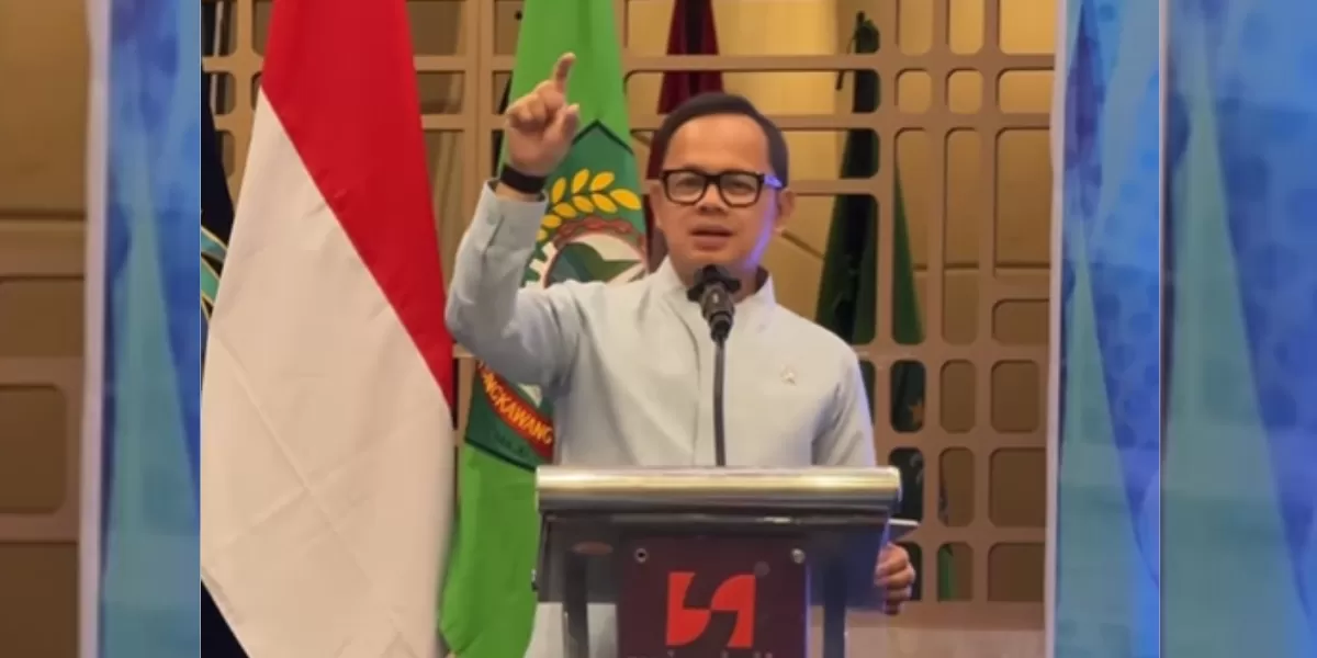 Wakil Ketua Komisi II DPR RI Aria Bima saat kunjungan kerja ke Kantor Pertanahan Jakarta Selatan, menyoroti budaya kerja dan kompetensi pegawai.