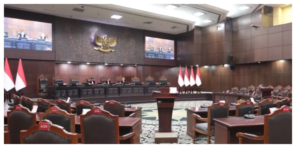 Ketua MK Suhartoyo memimpin sidang uji materi UU Cipta Kerja di Mahkamah Konstitusi, Jakarta, yang tidak dihadiri para pemohon. (Foto MK)