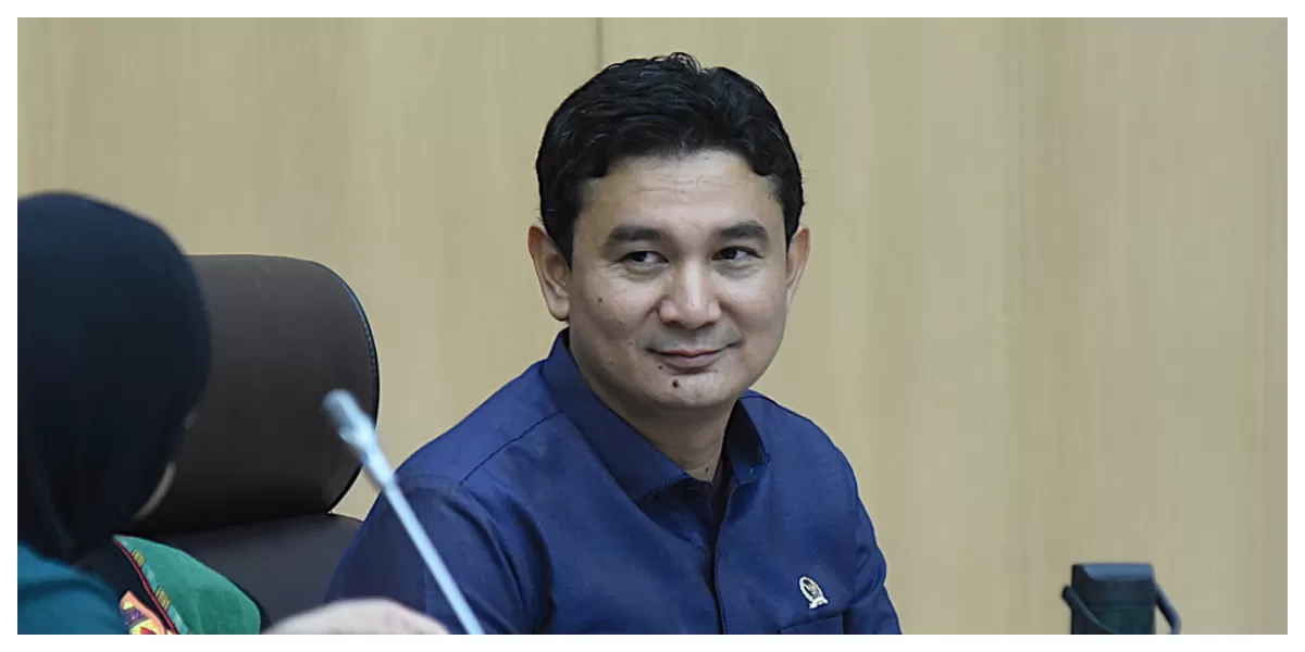 Anggota Komisi XII DPR RI, Gulam Mohamad Sharon saat audiensi bersama BEM PT NU dan SEMA PT KIN di Ruang Rapat Komisi XII DPR RI, Kompleks Parlemen, Senayan, Jakarta, Rabu (21/01/2026). Foto : Jaka/An